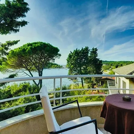 Belview - Beachfront * Pula
