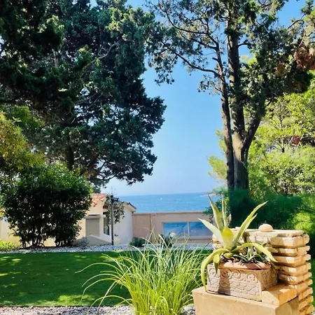 Belview - Beachfront Appartement *