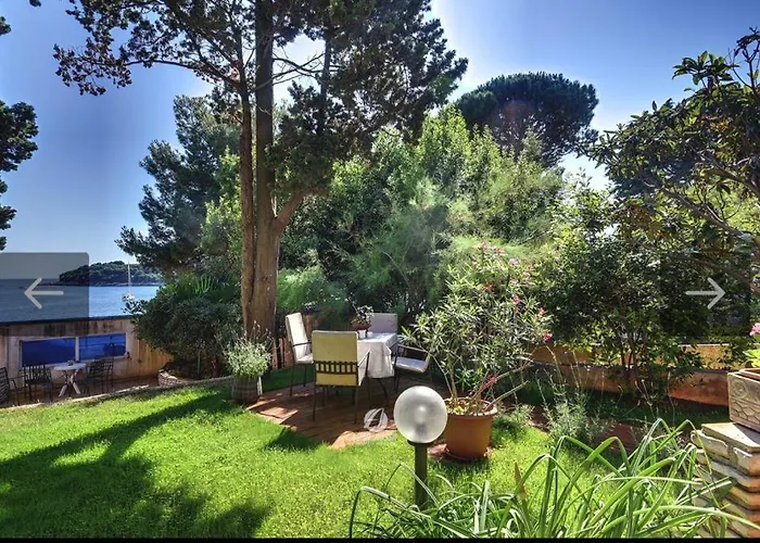 Belview - Beachfront Apartman *