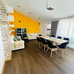 Belview - Beachfront Апартаменты Пула