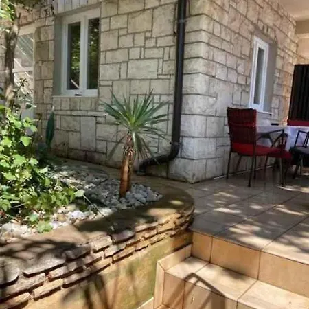 Belview - Beachfront Apartment Pula