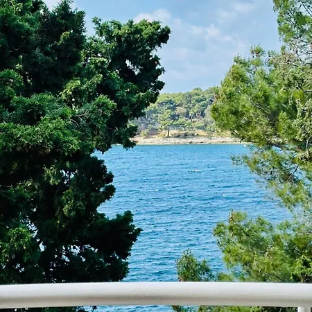 Belview - Beachfront بولا