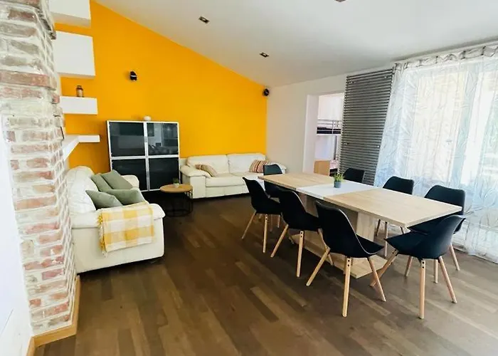Belview - Beachfront Apartman Póla